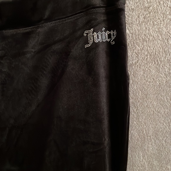Juicy contour, black velvet pants was juicy and bling on the front XX large no - Picture 1 of 5